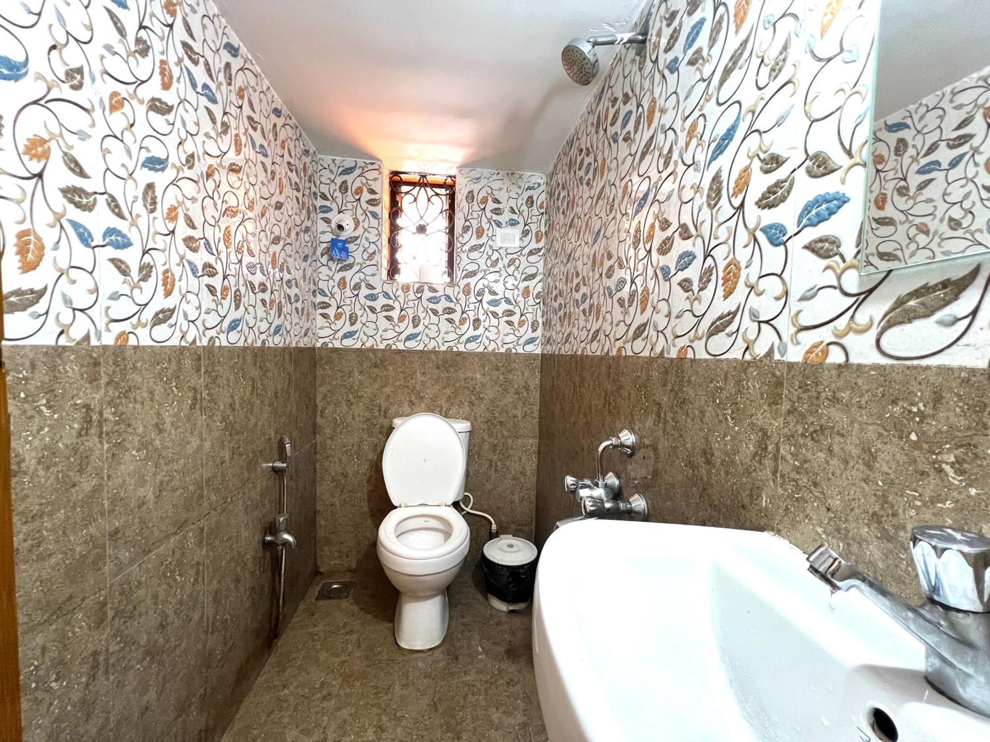 Aura Rooms & Swimming Pool, Калангут Экстерьер фото